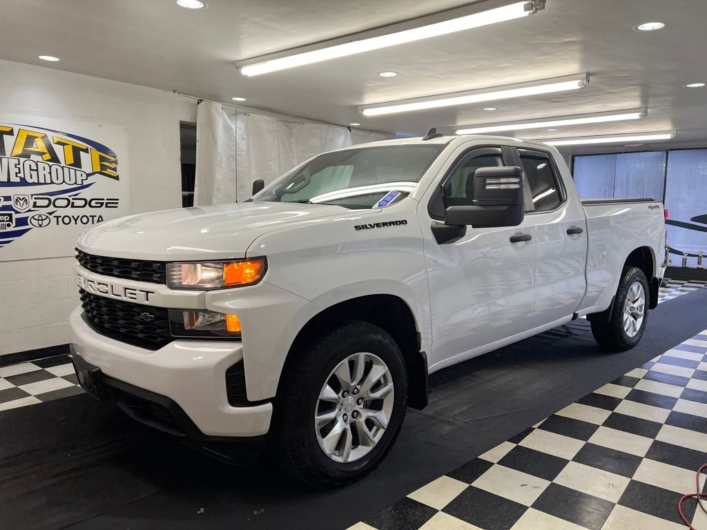 Used 2021 Chevrolet Silverado 1500 Custom w/ LPO, Dark Essentials Package AWD/4WD image 4