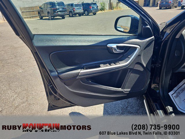 Used 2018 Volvo V60 T5 Cross Country AWD/4WD image 10