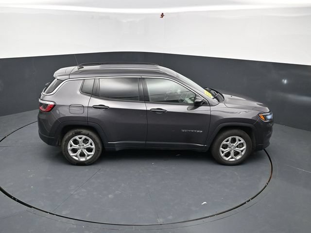 Used 2024 Jeep Compass Latitude AWD/4WD image 37
