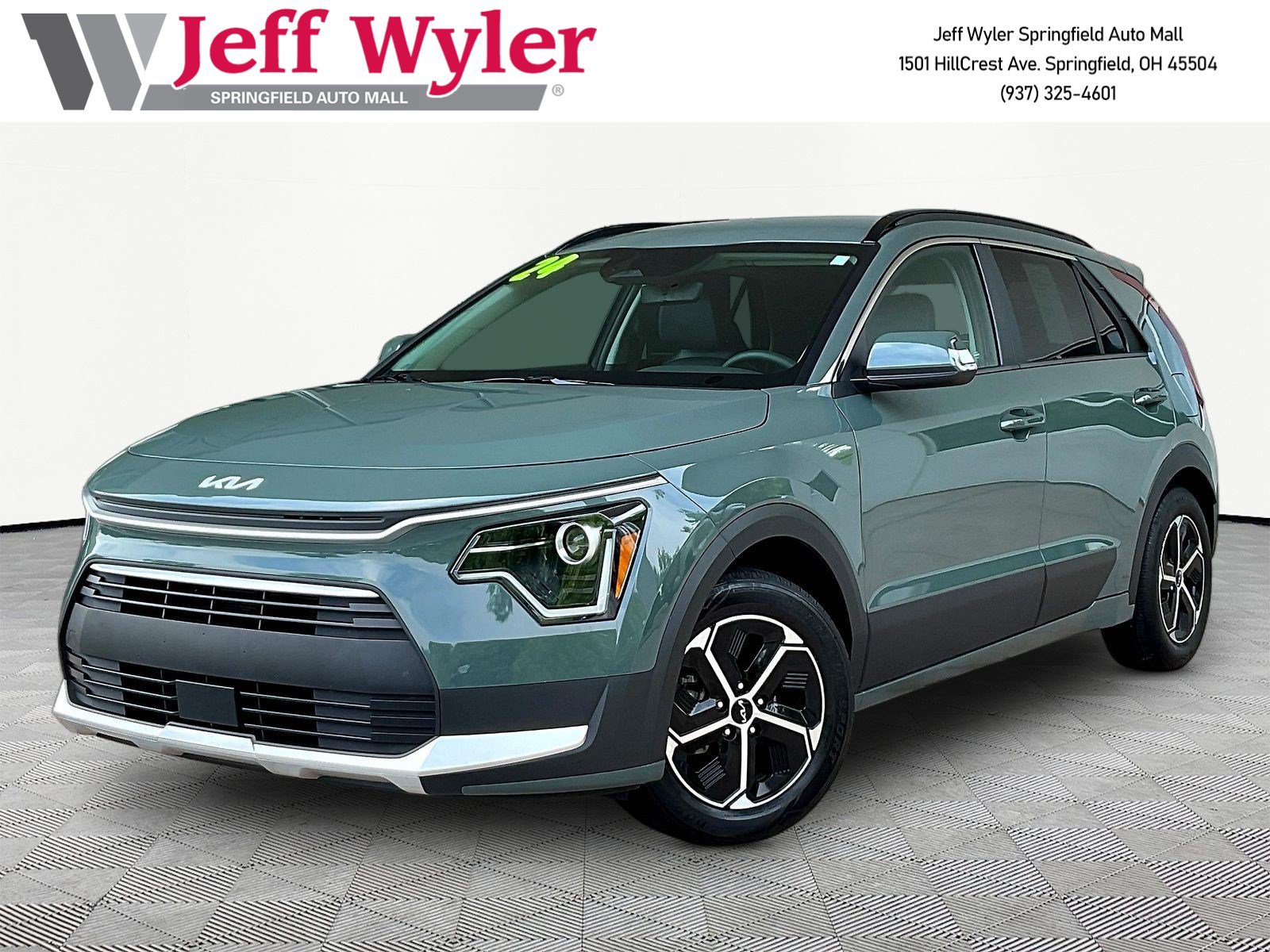 Used 2024 Kia Niro EX FWD image 1