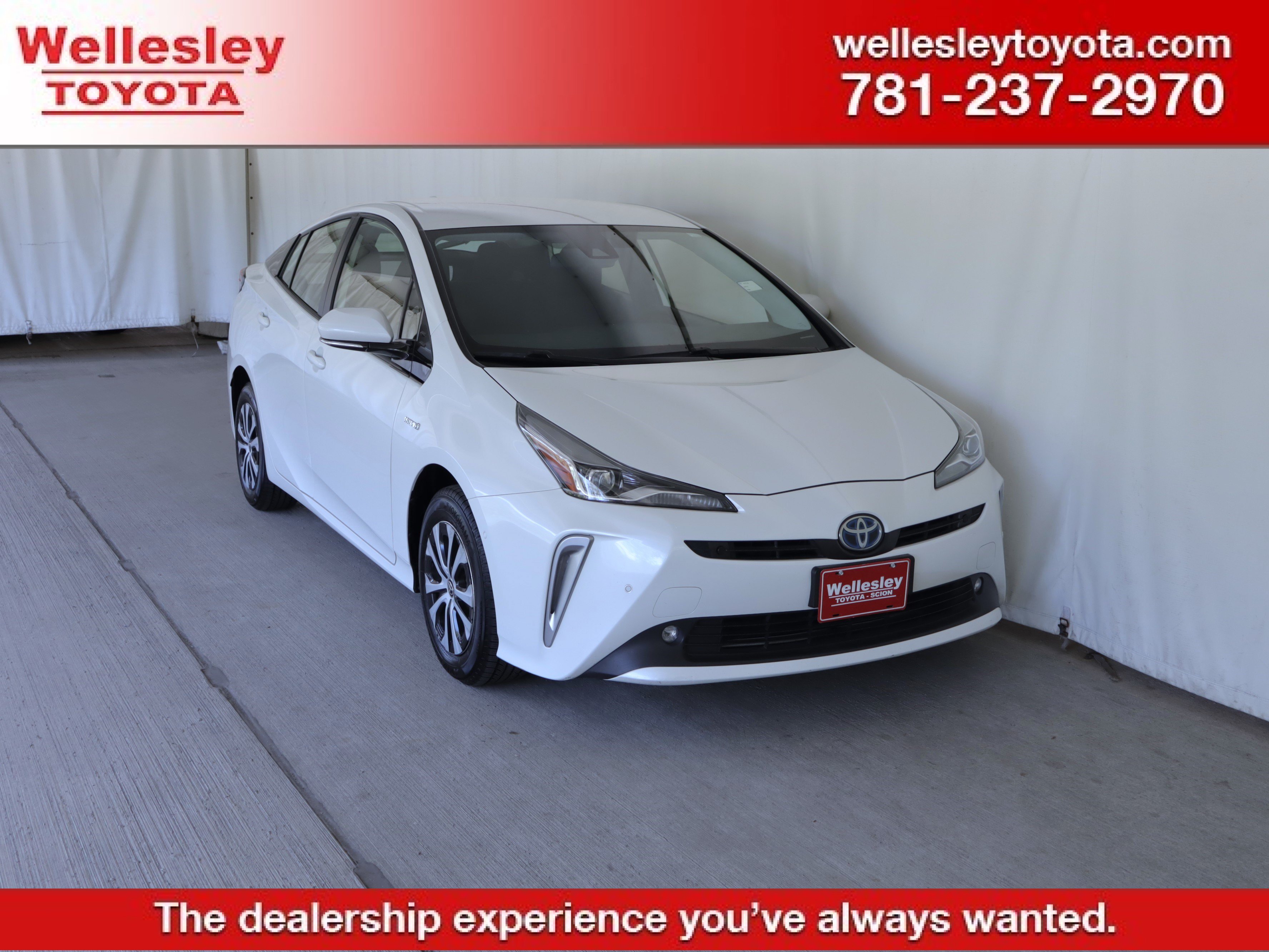 Used 2019 Toyota Prius AWD image 1