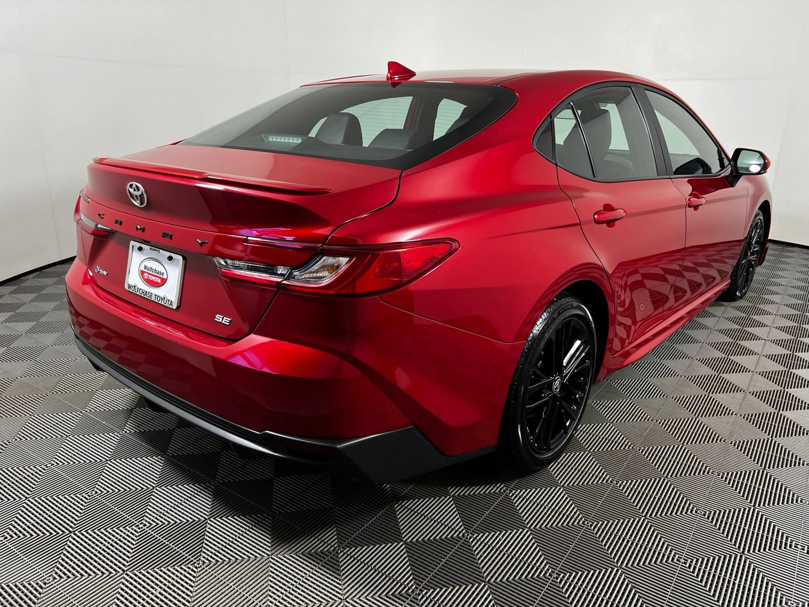 Certified 2025 Toyota Camry SE FWD image 5