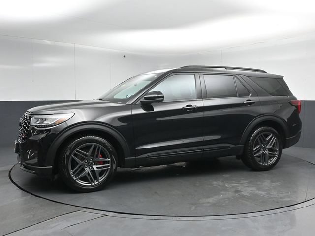 Certified 2025 Ford Explorer ST AWD/4WD image 4