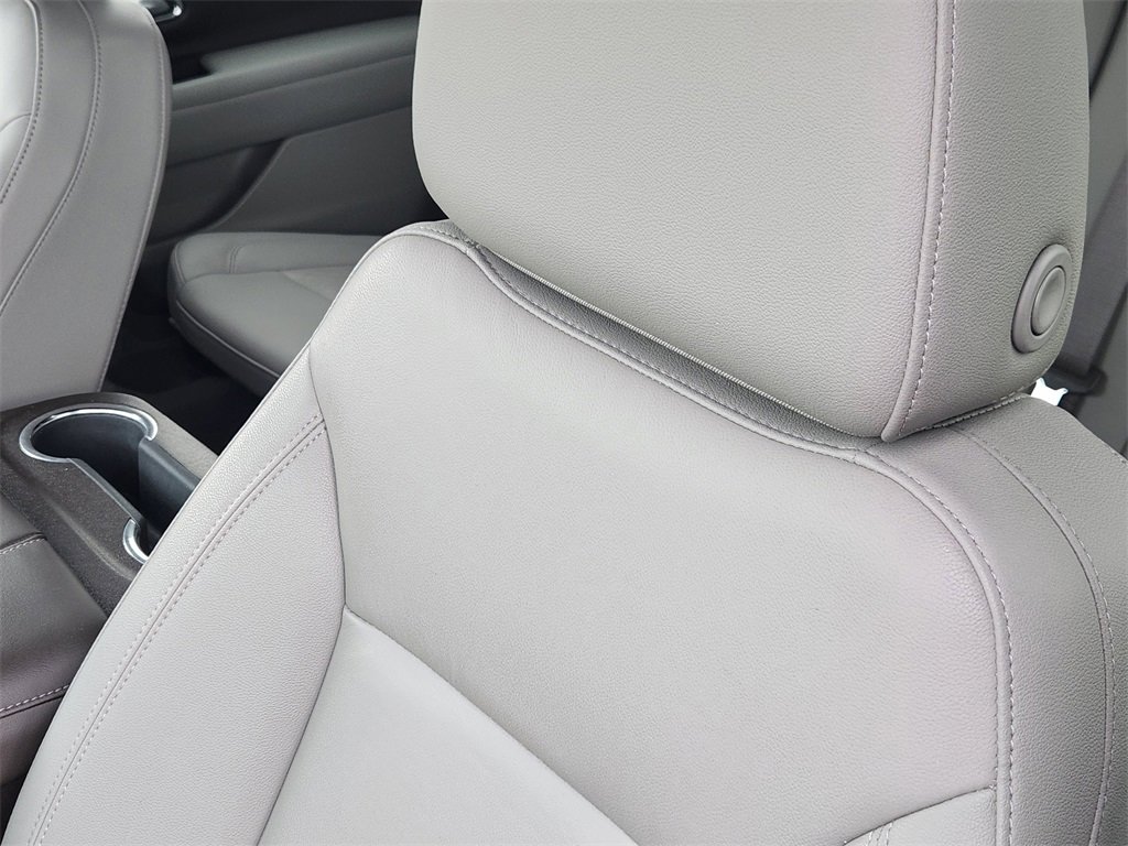 Used 2022 Chevrolet Suburban LT image 15