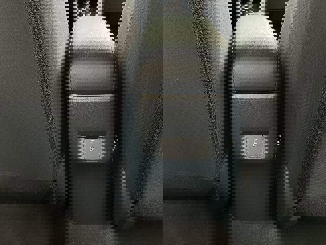 Used 2025 Nissan Versa SV image 18