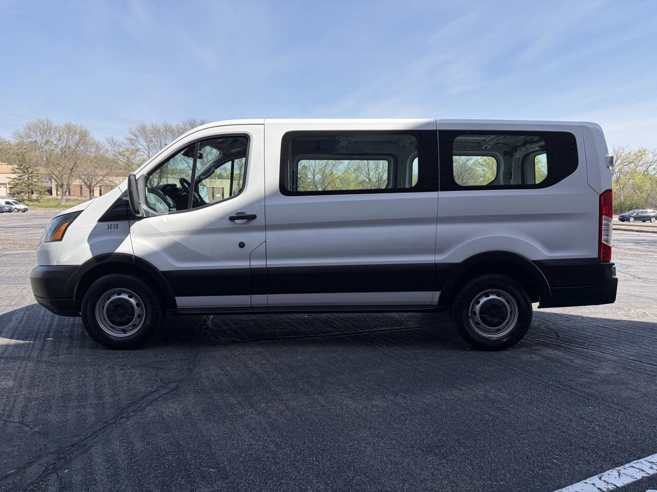 Used 2019 Ford Transit 150 130 Low Roof RWD image 4