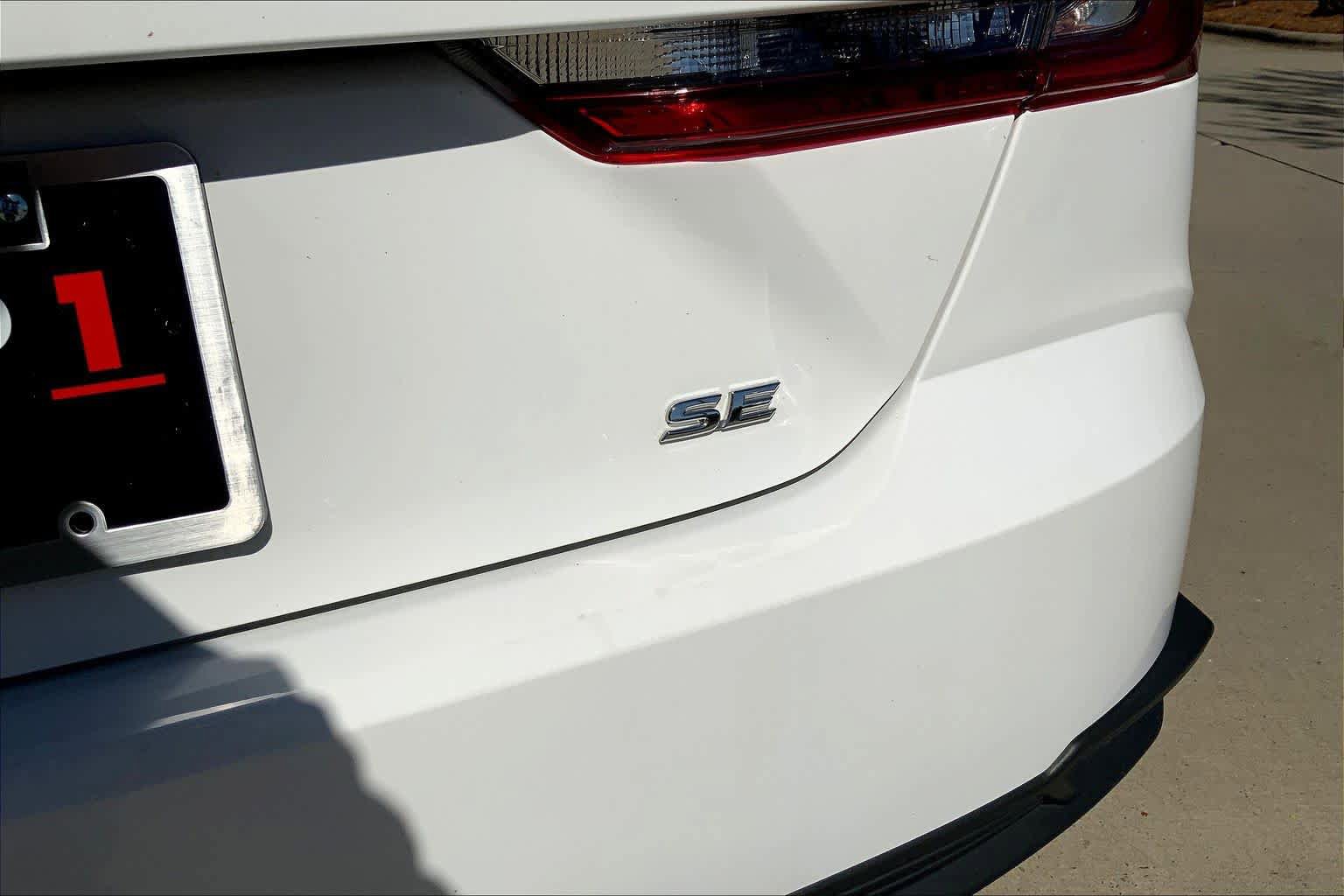 Used 2025 Toyota Camry SE FWD image 10