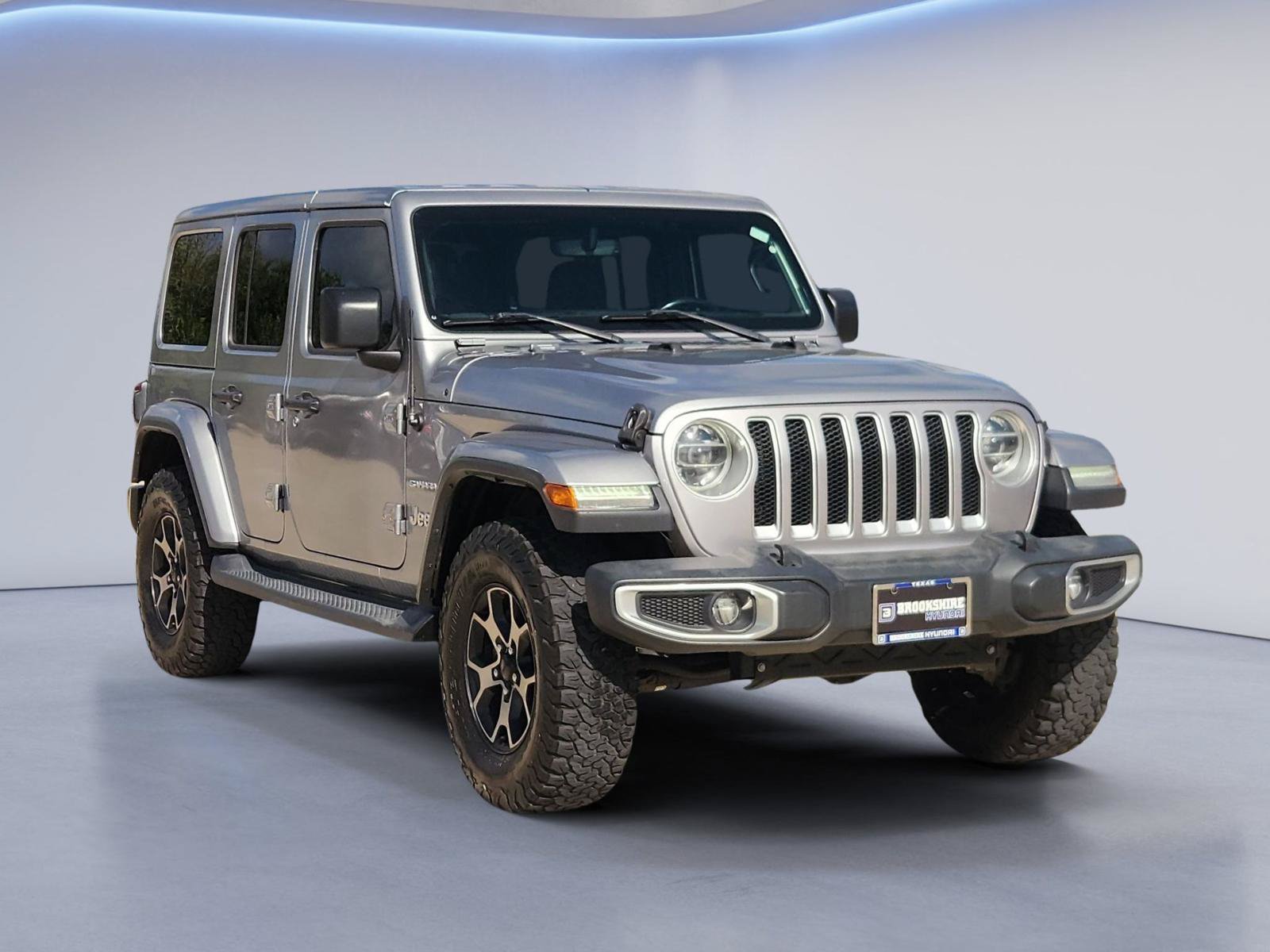 Used 2018 Jeep Wrangler Unlimited Sahara AWD/4WD image 3