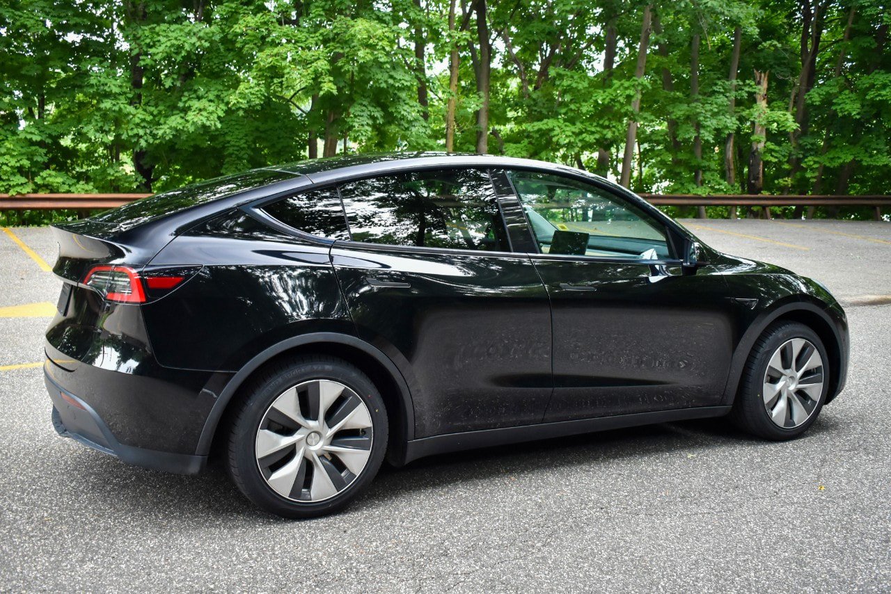 Used 2021 Tesla Model Y 2WD image 7
