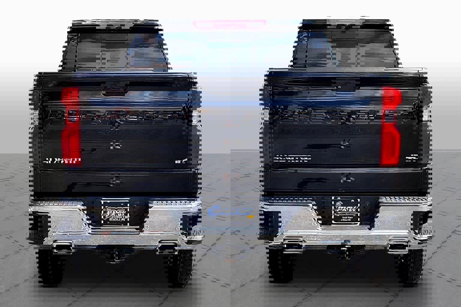 Used 2023 Chevrolet Silverado 1500 LTZ w/ LTZ Premium Package AWD/4WD image 5