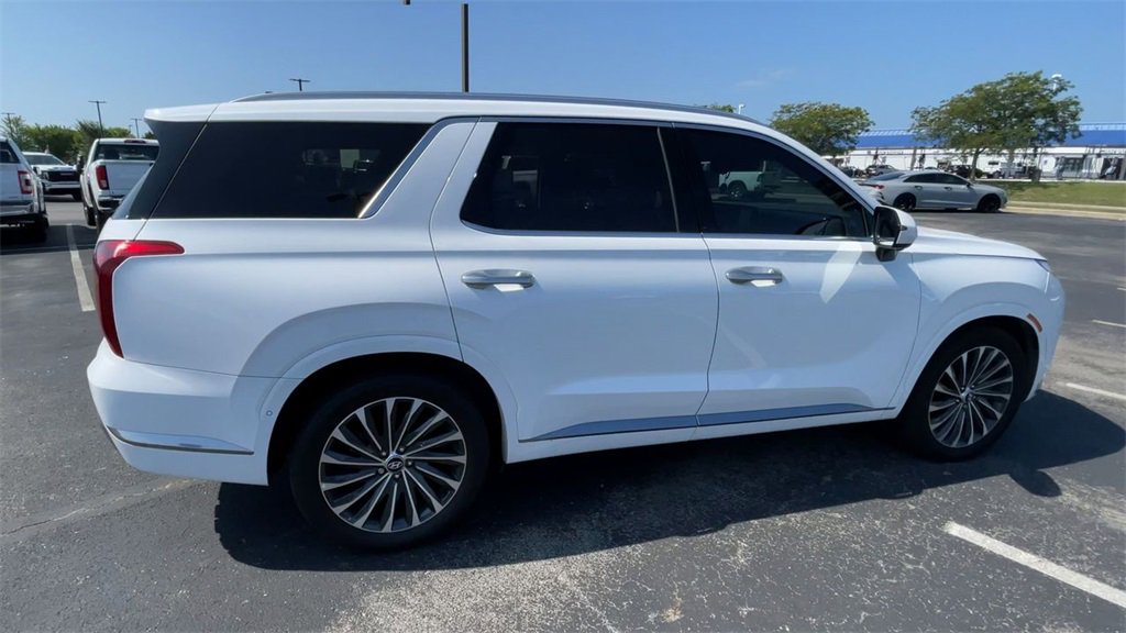 Used 2023 Hyundai Palisade Calligraphy w/ Cargo Package image 2