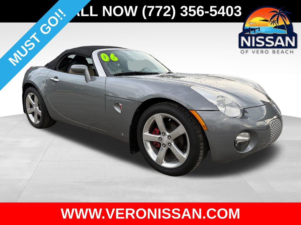 Used 2006 Pontiac Solstice Convertible w/ Premium Package RWD image 1