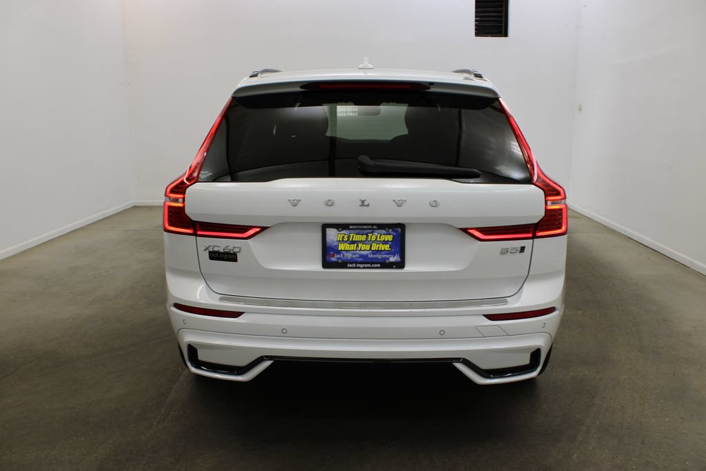 Used 2024 Volvo XC60 B5 Plus w/ Protection Package Premier AWD/4WD image 4
