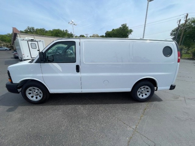 Used 2014 Chevrolet Express 1500 image 2