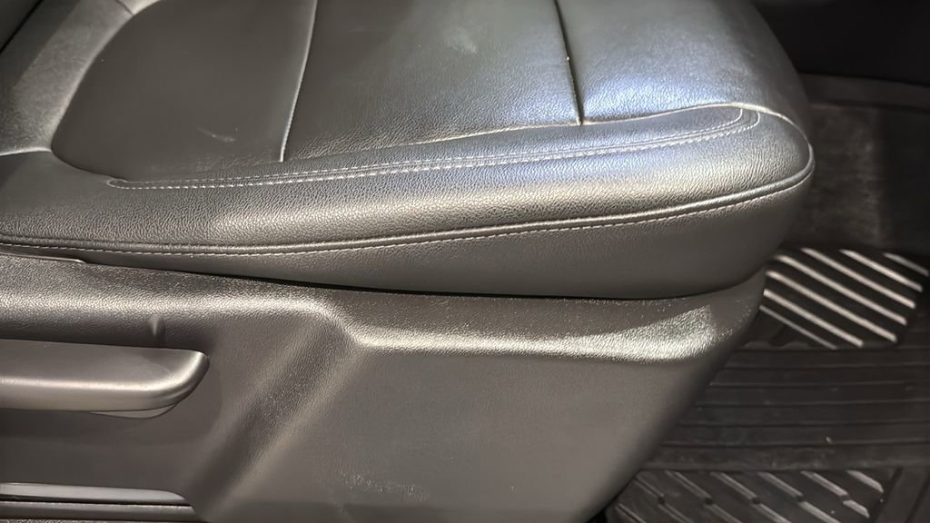 Used 2021 Chevrolet Silverado 1500 RST image 13