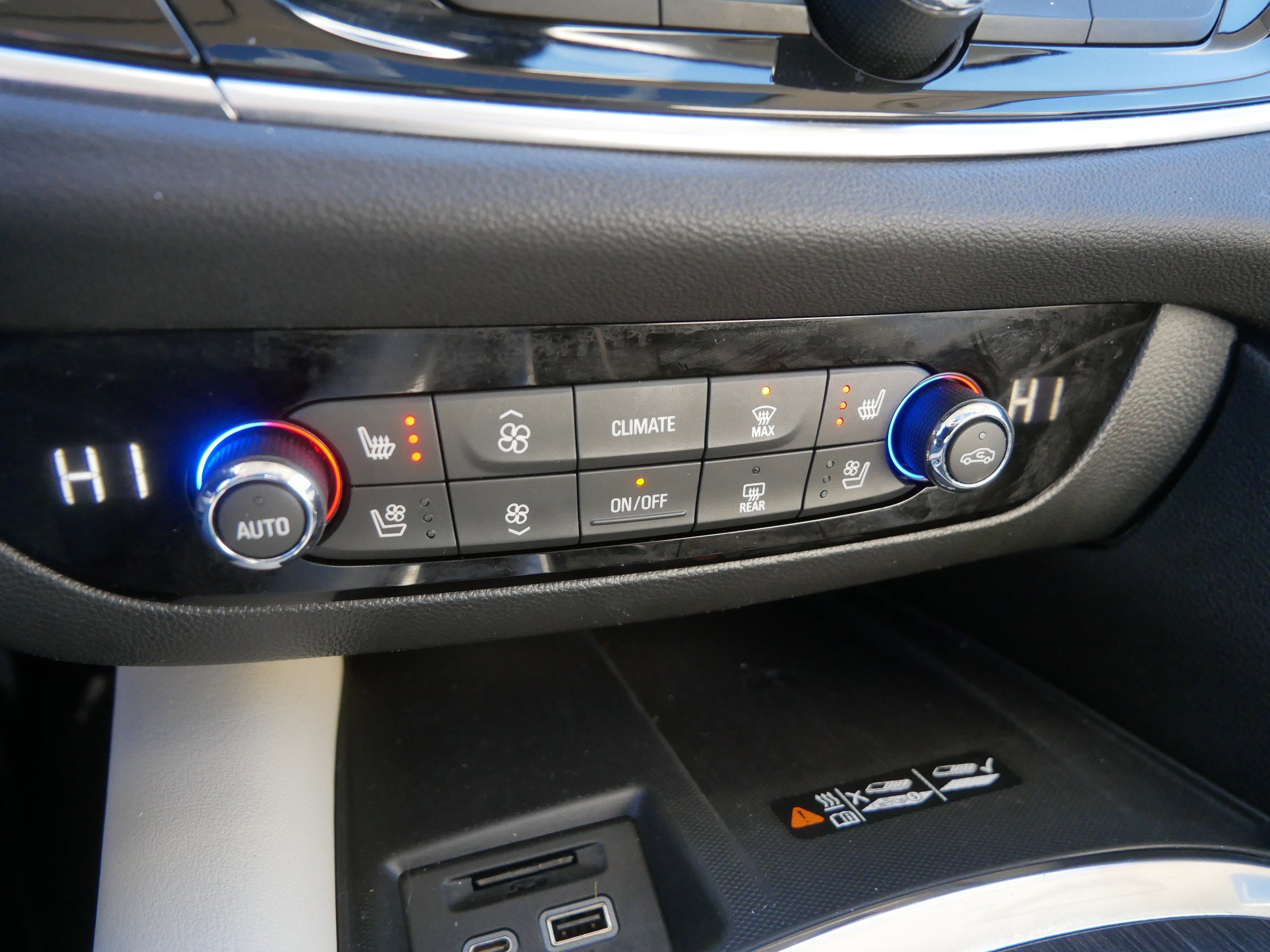 Used 2023 Buick Enclave Avenir w/ Avenir Technology Package image 35