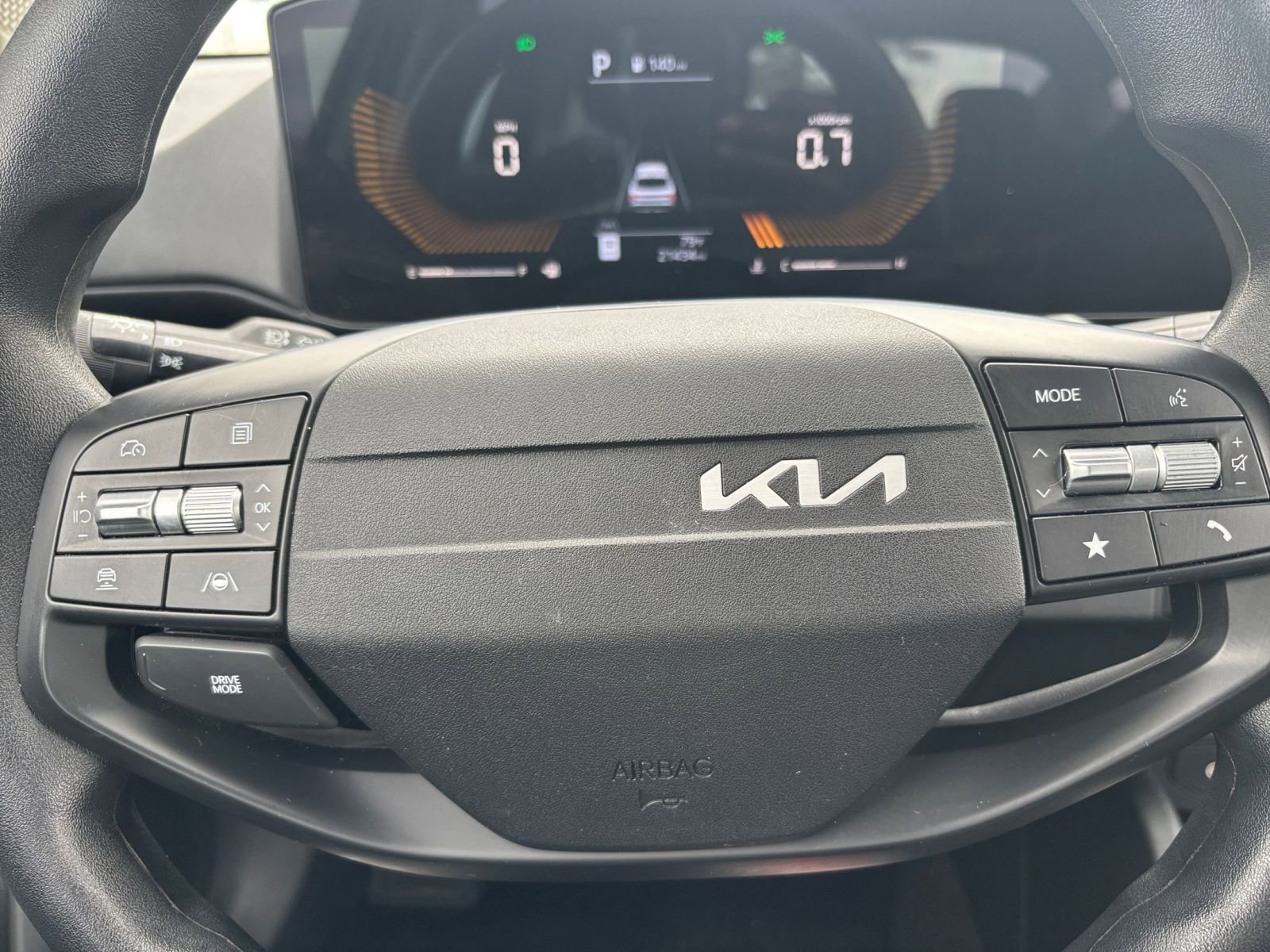 Used 2025 Kia K4 FWD image 27
