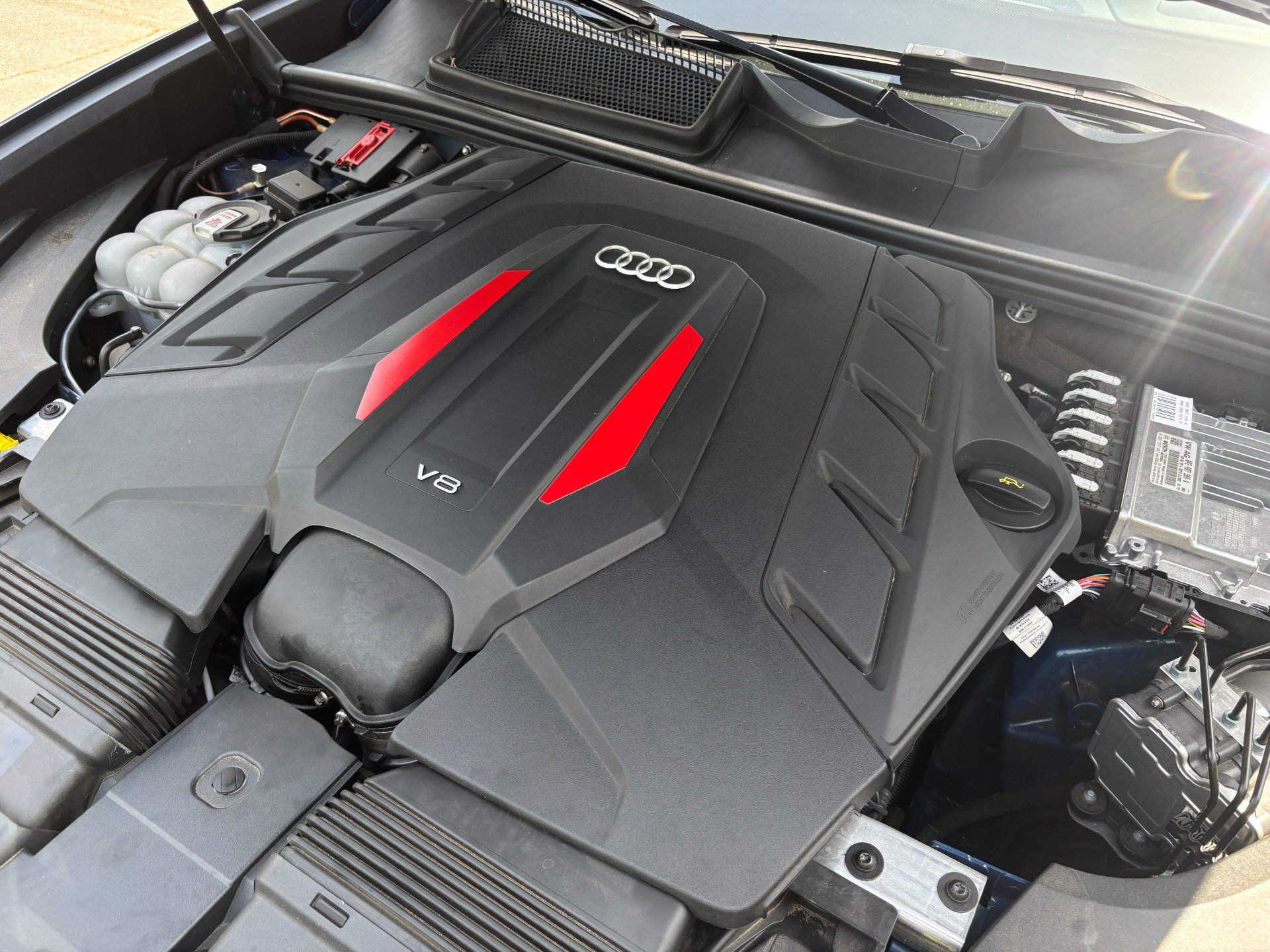 Used 2024 Audi SQ8 Prestige AWD/4WD image 20