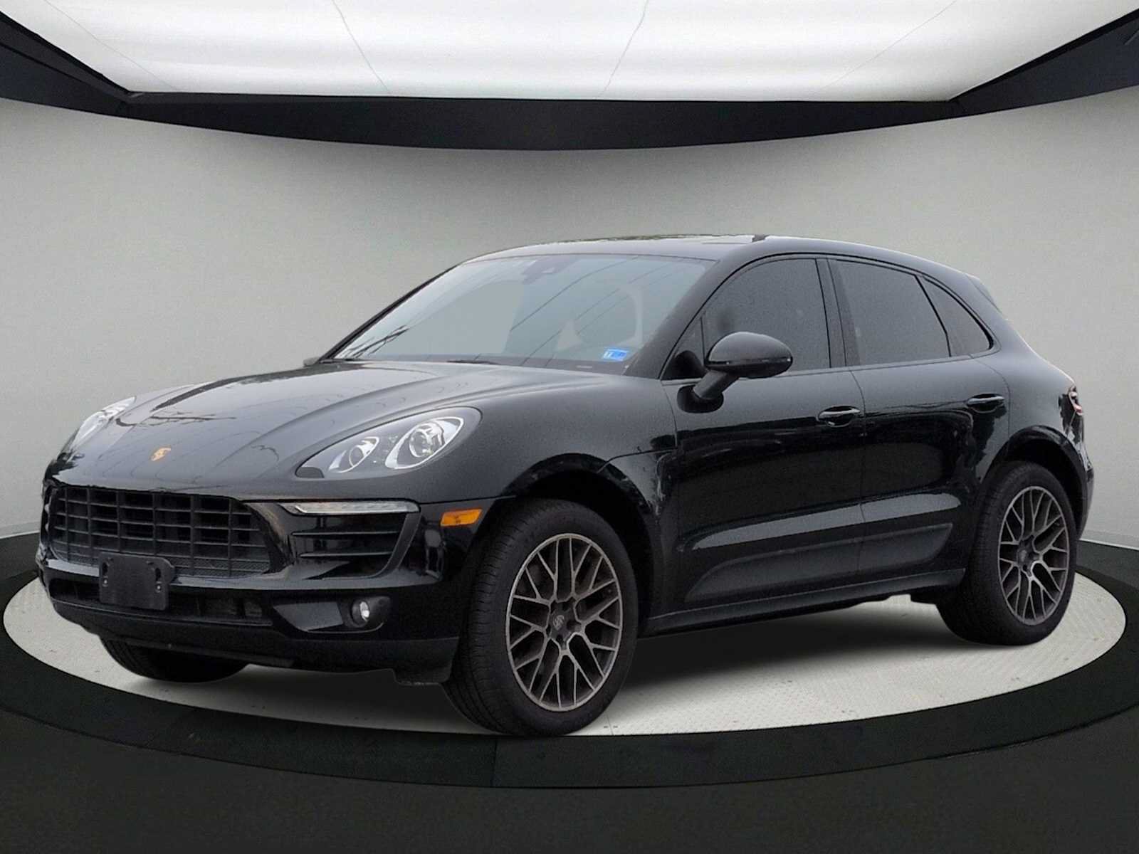 Used 2018 Porsche Macan AWD/4WD image 4