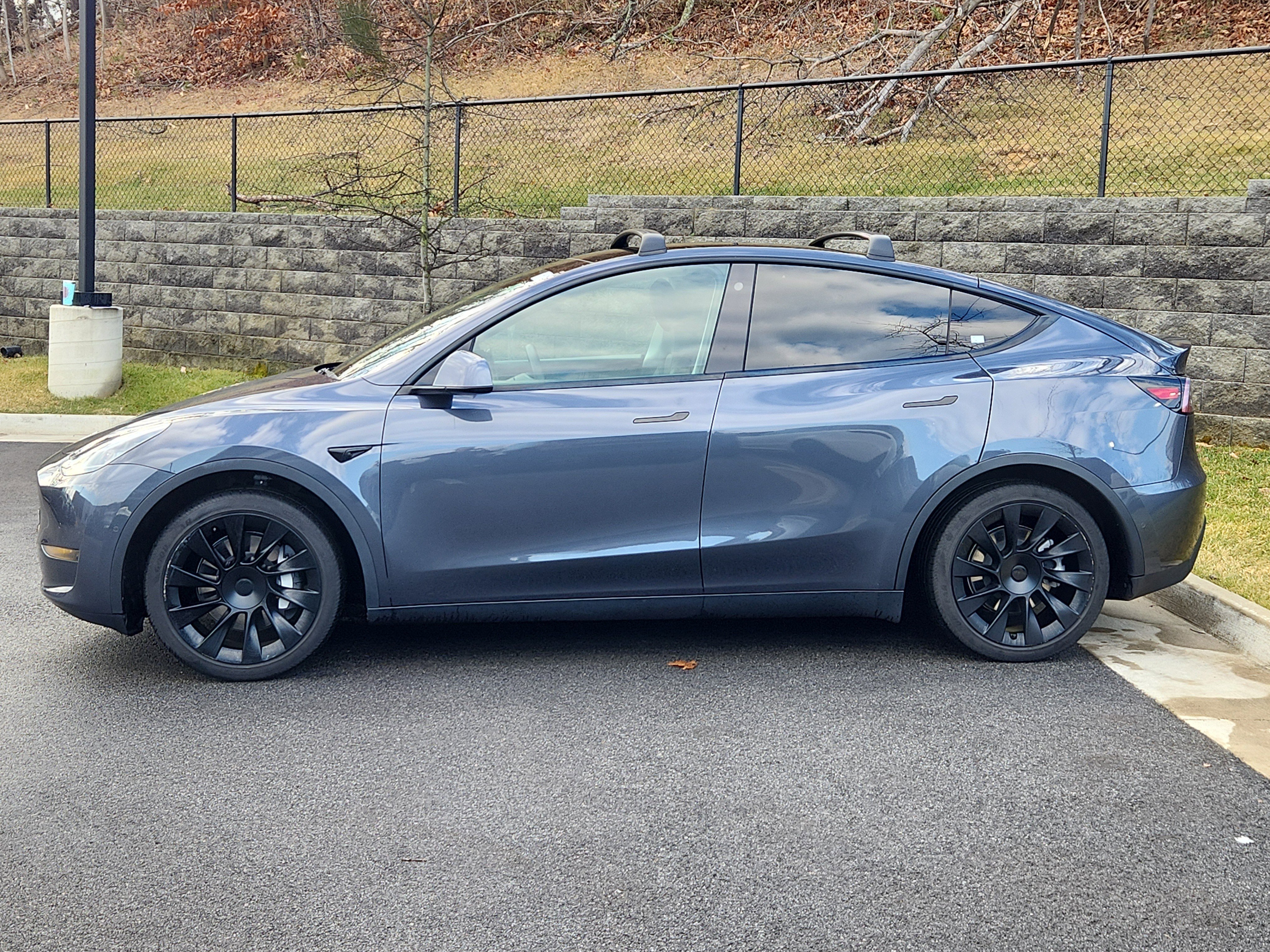 Used 2021 Tesla Model Y Long Range image 6
