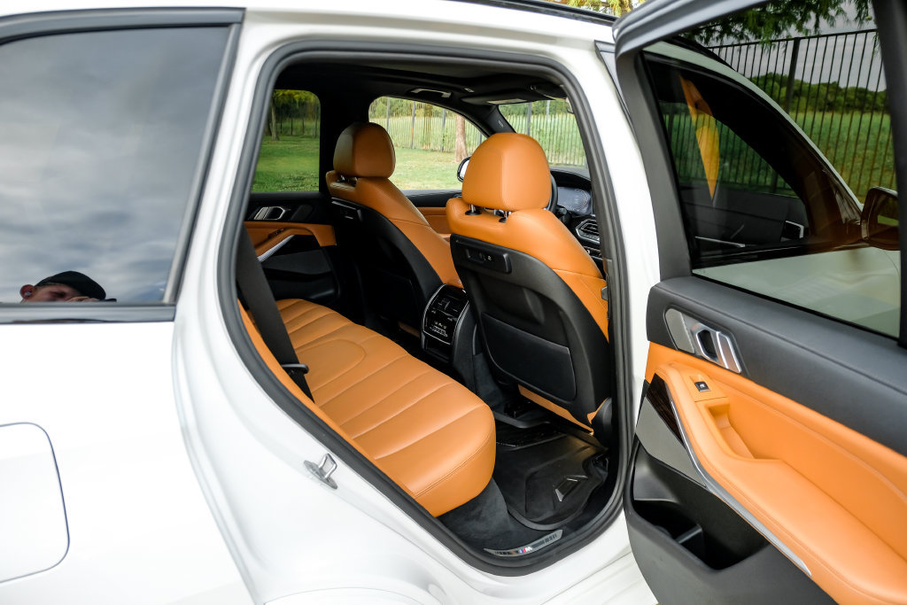 Used 2021 BMW X5 sDrive40i w/ M Sport Package RWD image 41