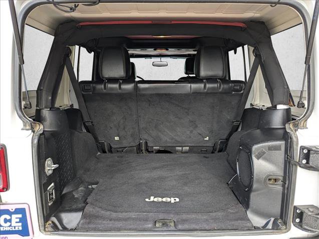 Used 2014 Jeep Wrangler Unlimited Sahara w/ Max Tow Package AWD/4WD image 6