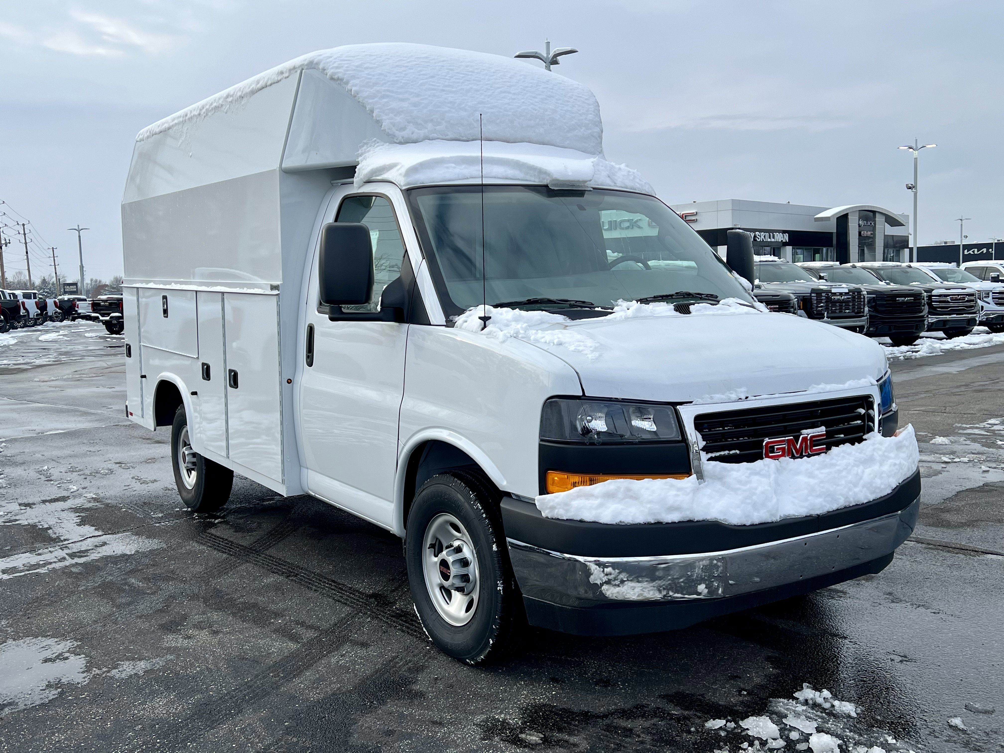 New 2025 GMC Savana 3500 w/ Power Convenience Package