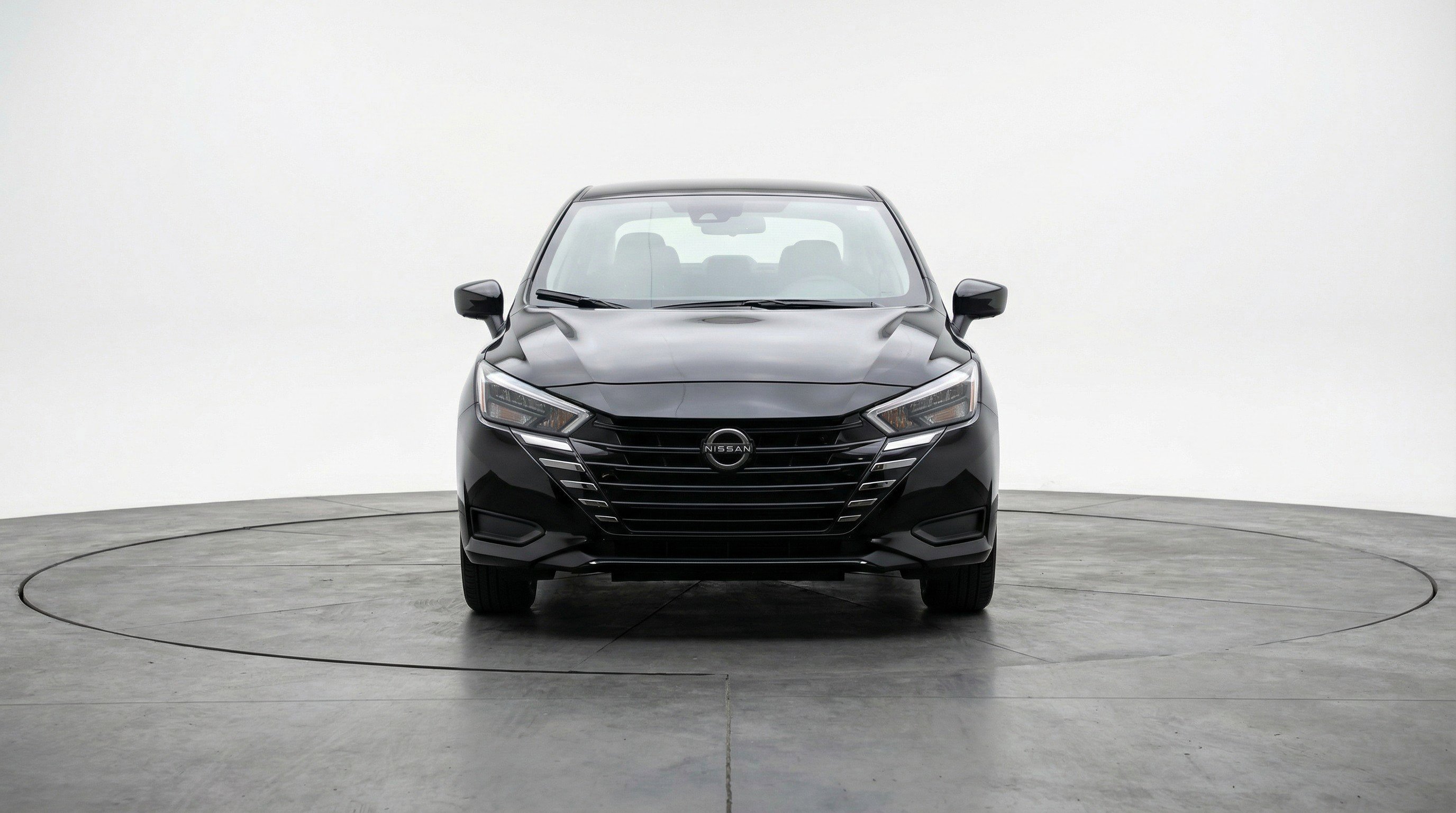 Used 2025 Nissan Versa SV image 2