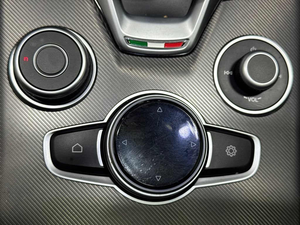 Used 2021 Alfa Romeo Giulia Ti Sport AWD/4WD image 17