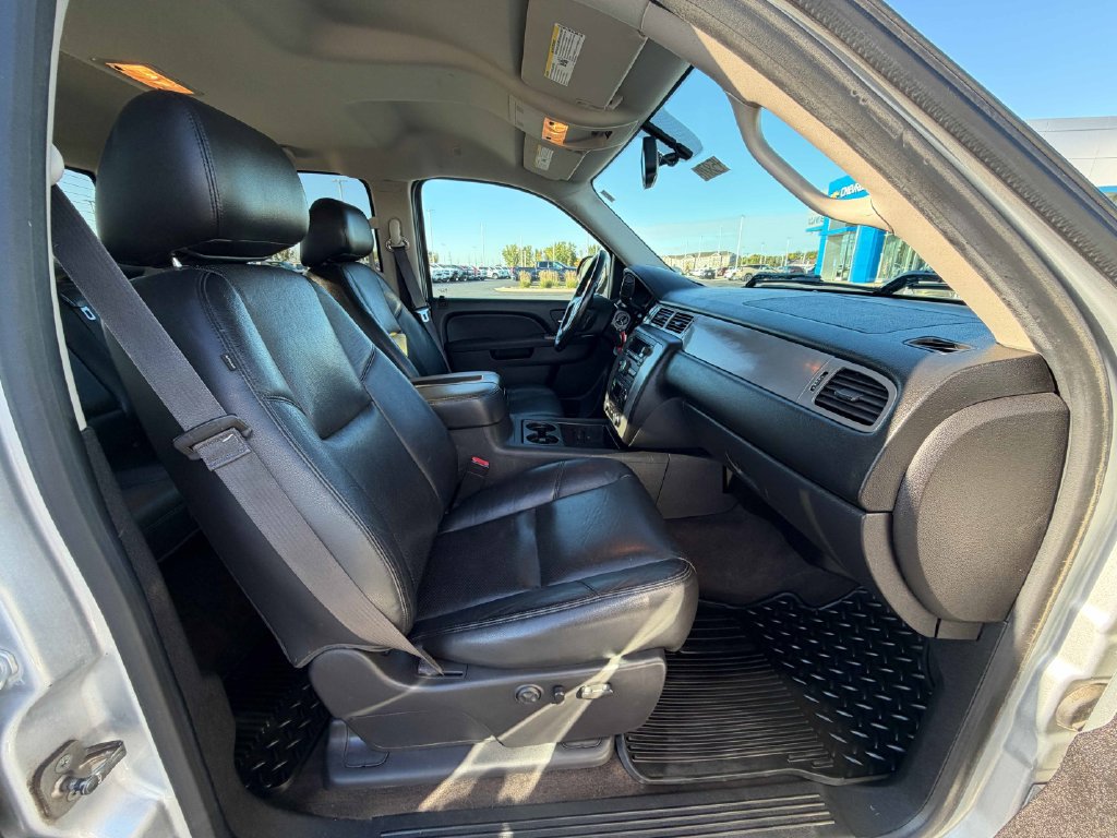 Used 2013 Chevrolet Silverado 1500 LTZ w/ LTZ Plus Package AWD/4WD image 18