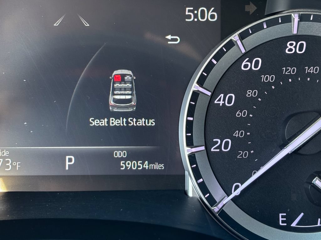 Used 2022 Toyota Highlander XLE AWD/4WD image 29