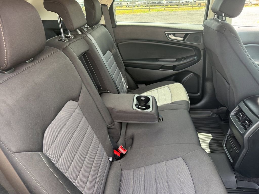 Used 2024 Ford Edge SE w/ Black Appearance Package AWD/4WD image 22