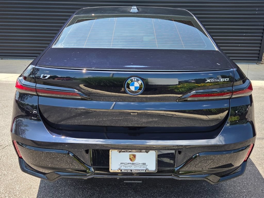 Used 2025 BMW i7 xDrive60 AWD/4WD image 24
