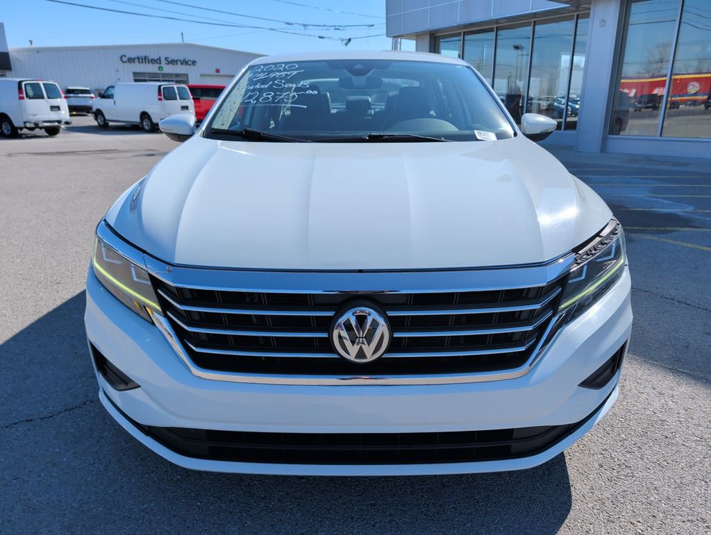 Used 2020 Volkswagen Passat 2.0T SE image 2