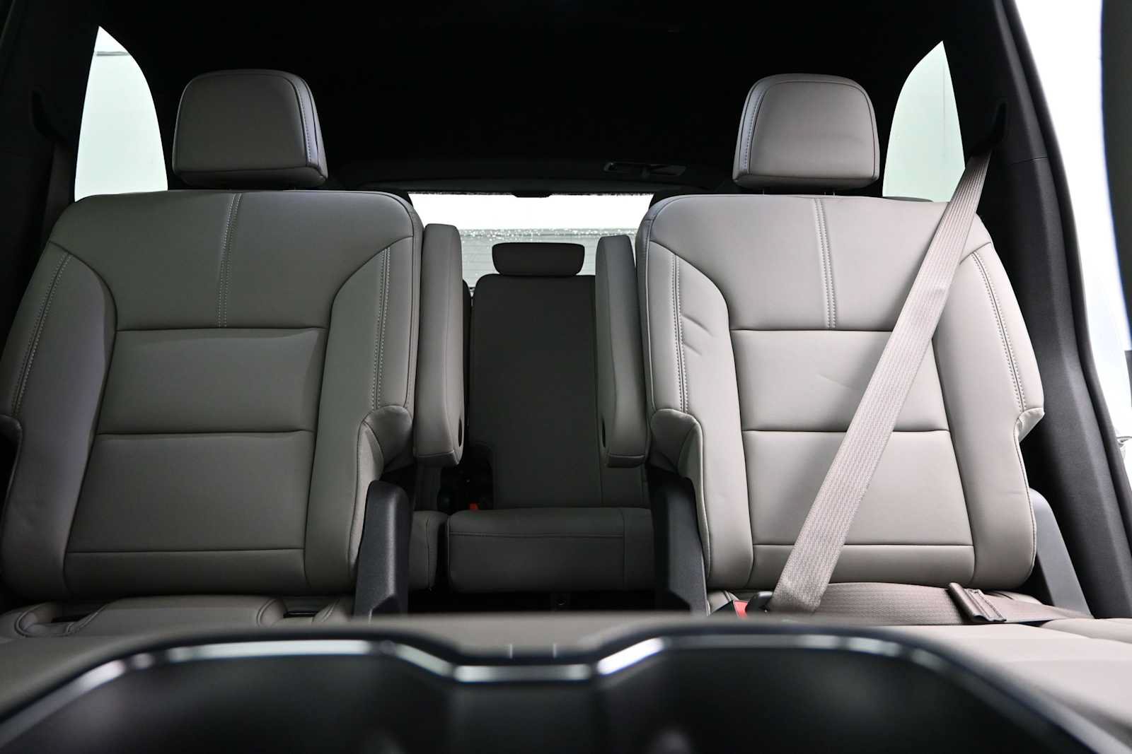 New 2026 GMC Acadia Elevation w/ Elevation Premium Package AWD/4WD image 16