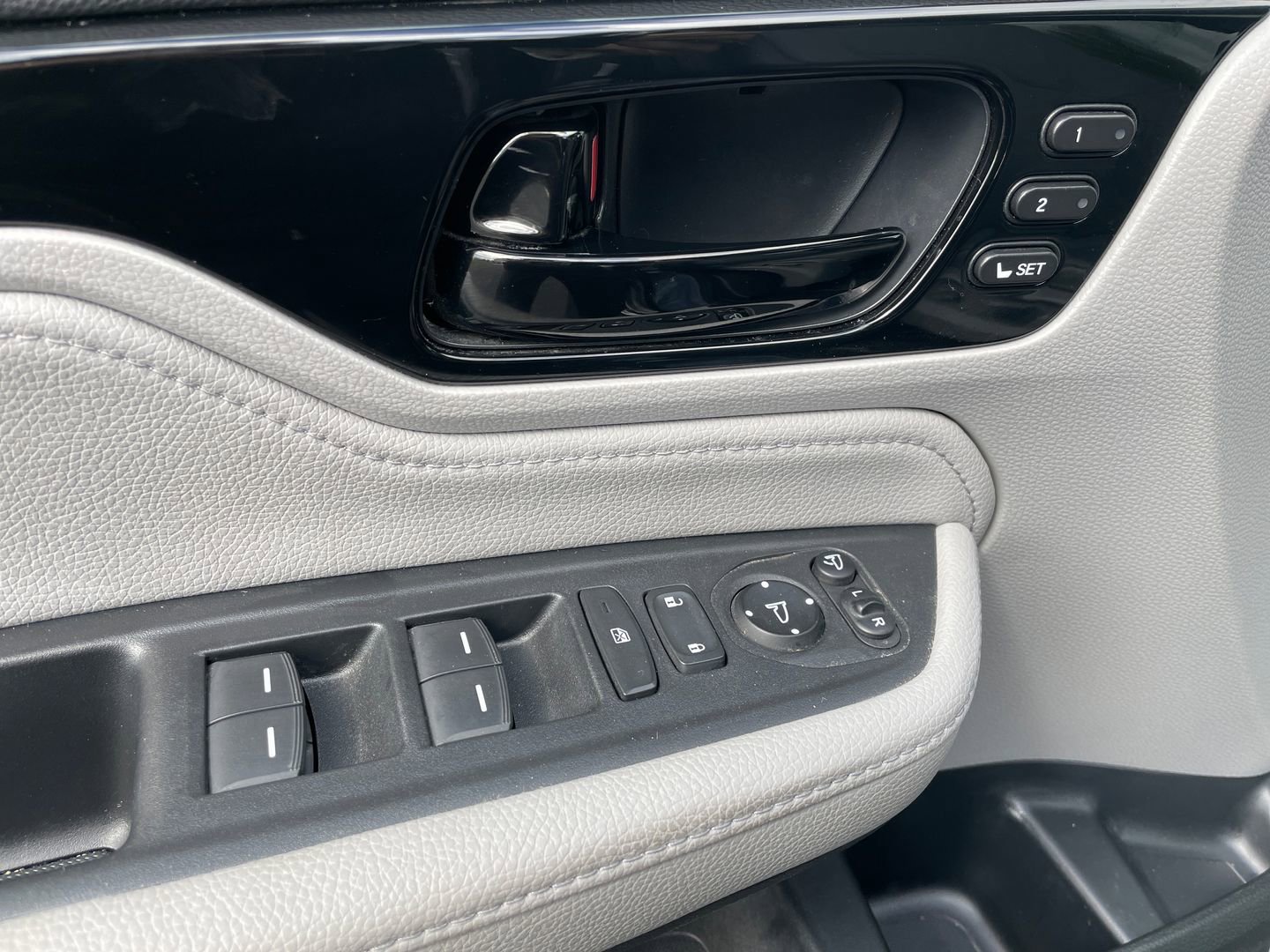 Used 2023 Honda Odyssey Elite image 23