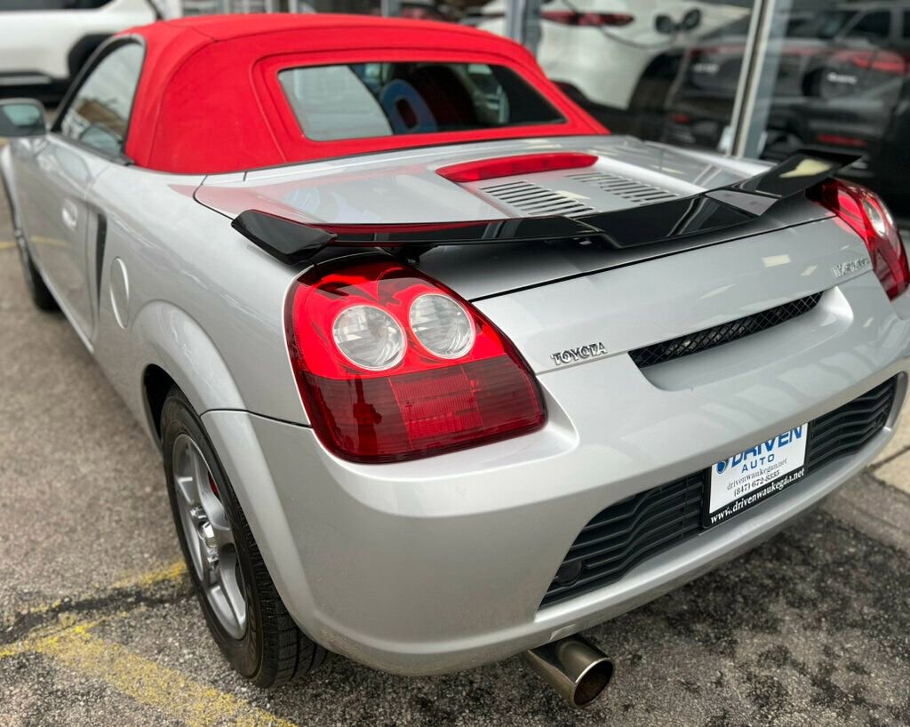 Used 2002 Toyota MR2 RWD image 18
