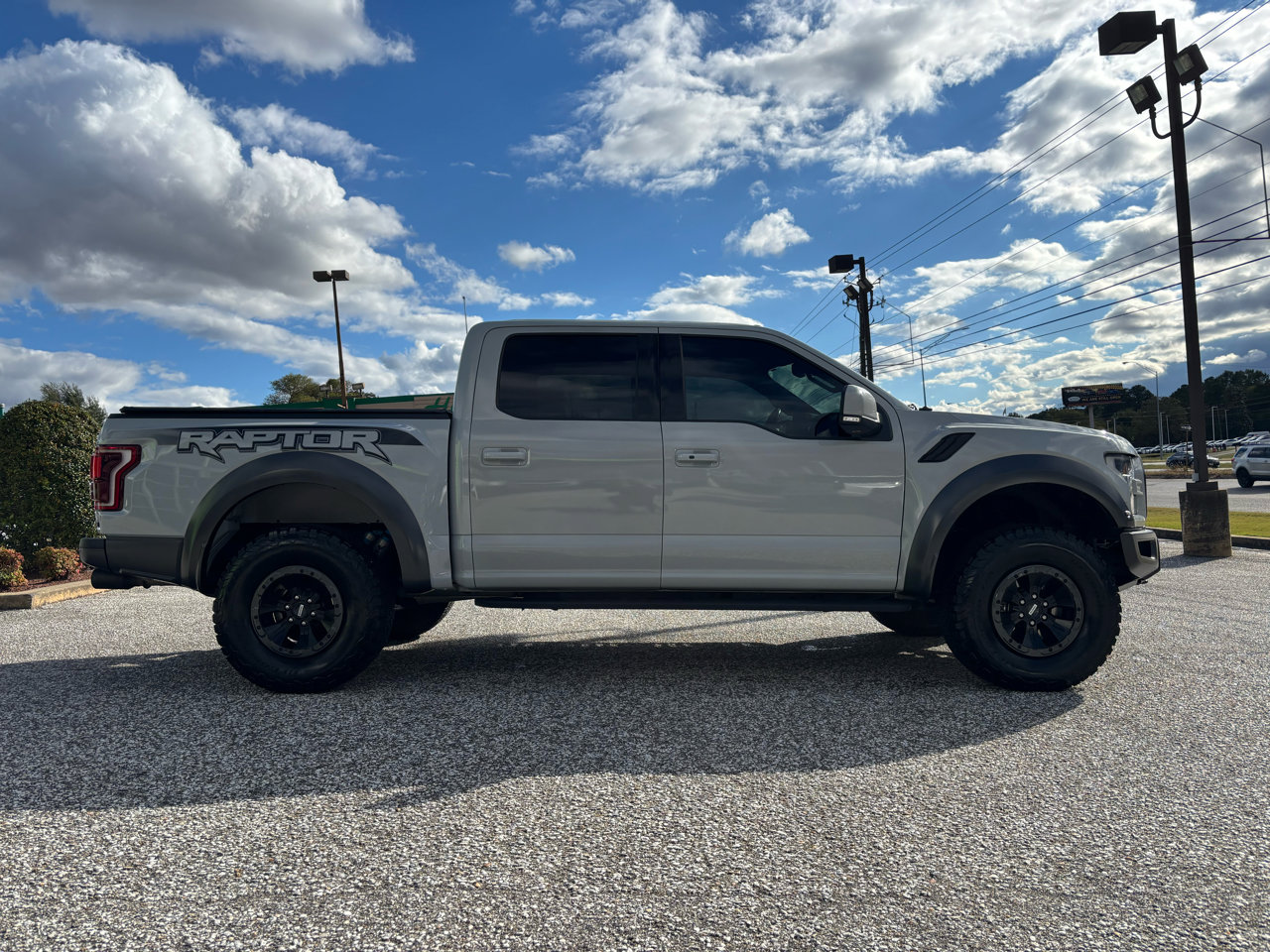 Used 2017 Ford F150 Raptor w/ Equipment Group 802A Luxury image 9