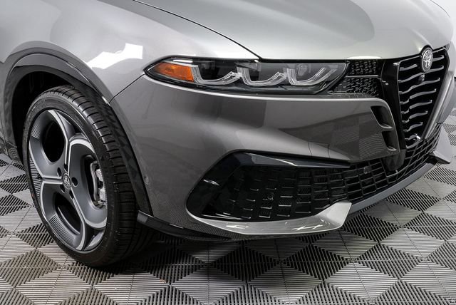 New 2026 Alfa Romeo Tonale w/ Red Premium Package image 39