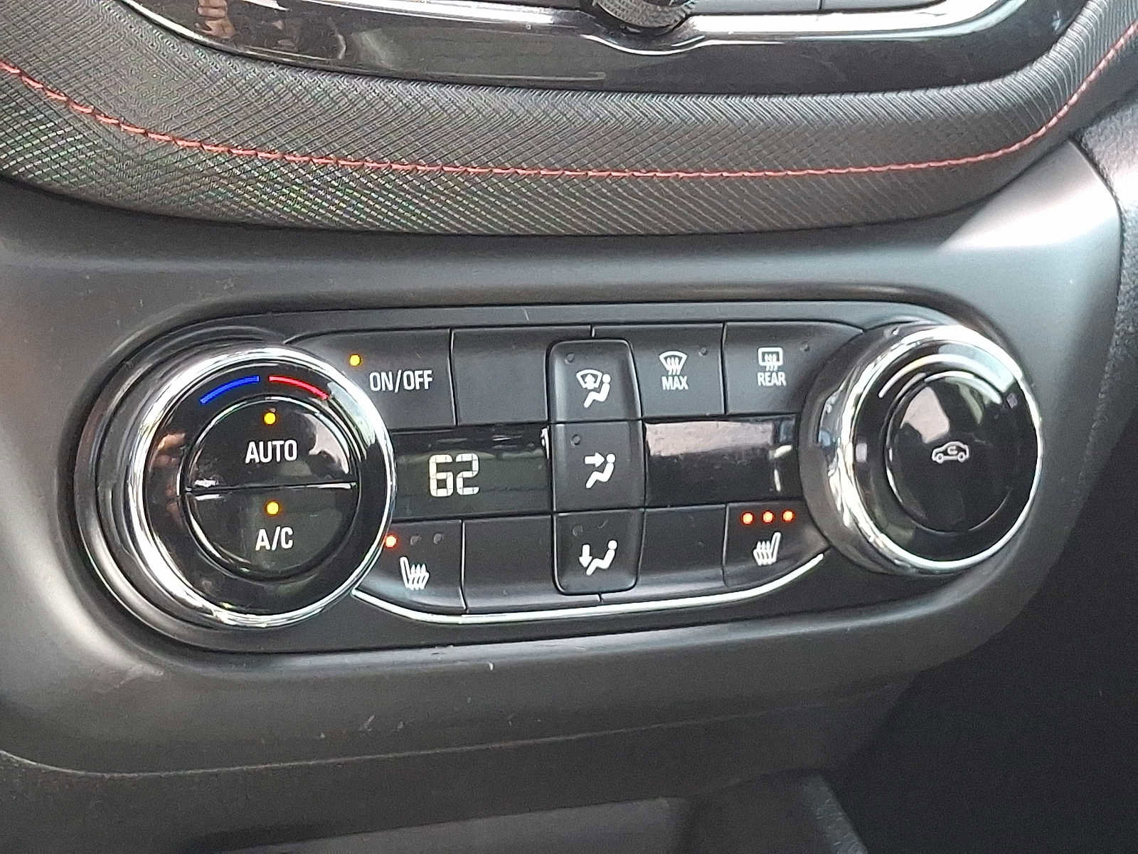 Used 2021 Chevrolet TrailBlazer RS w/ Sun and Liftgate Package AWD/4WD image 17