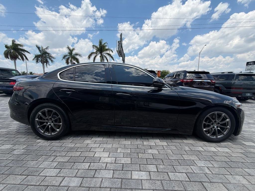 Used 2018 Alfa Romeo Giulia RWD image 10
