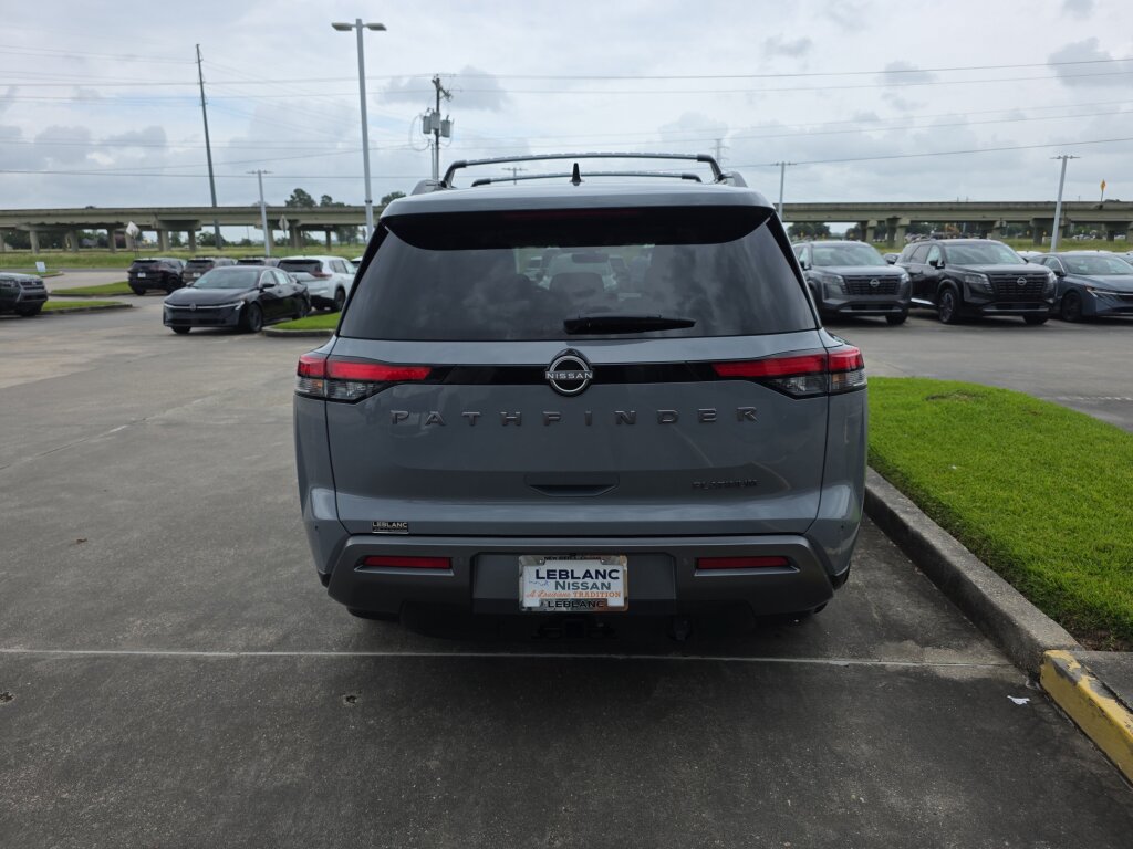 New 2026 Nissan Pathfinder Platinum FWD image 2