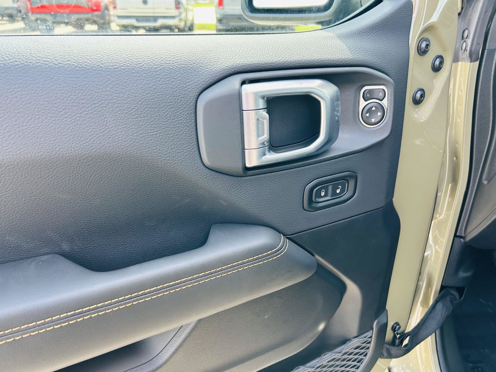 New 2026 Jeep Gladiator Sport AWD/4WD image 11