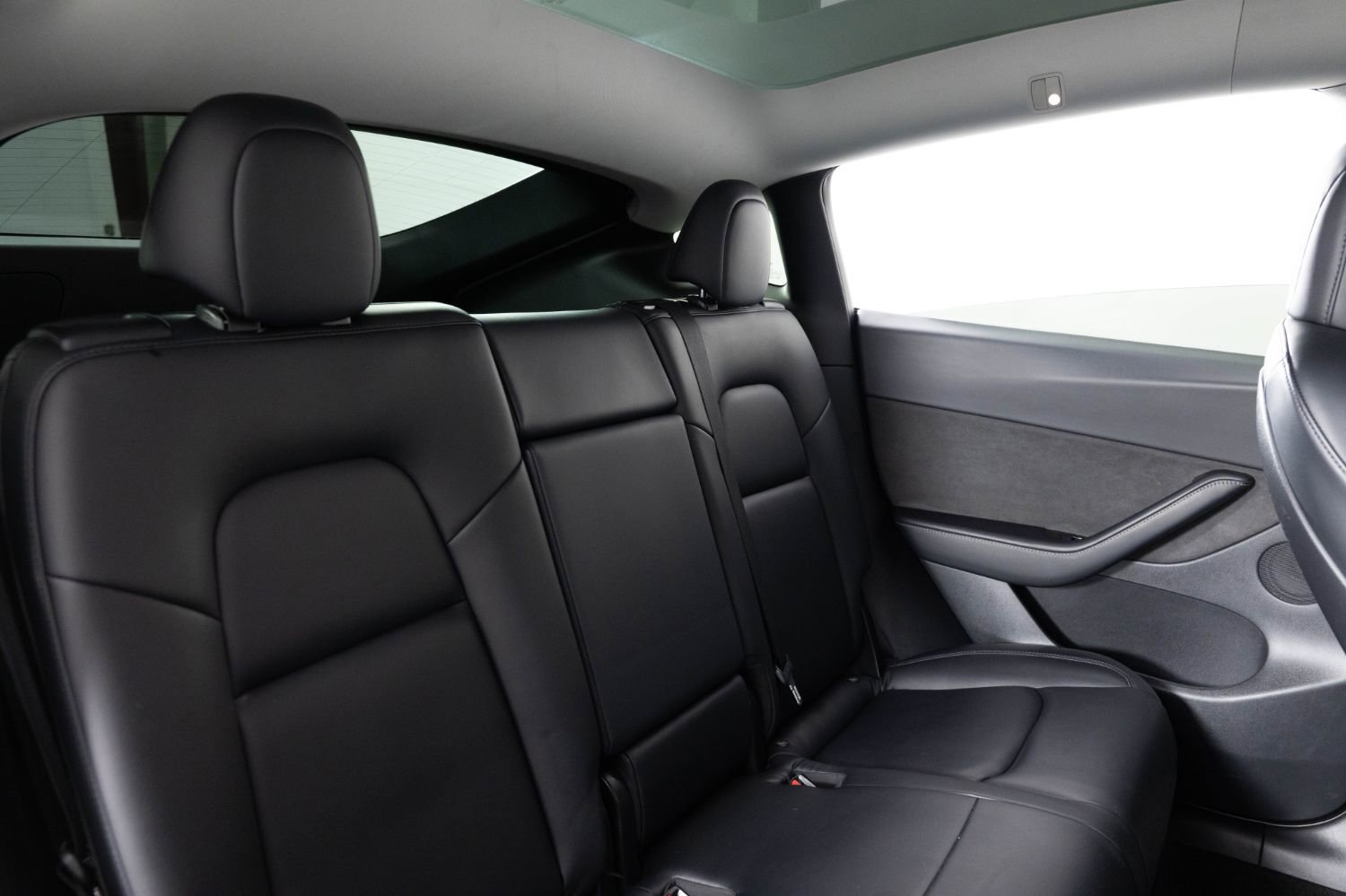 Used 2021 Tesla Model Y Long Range image 24