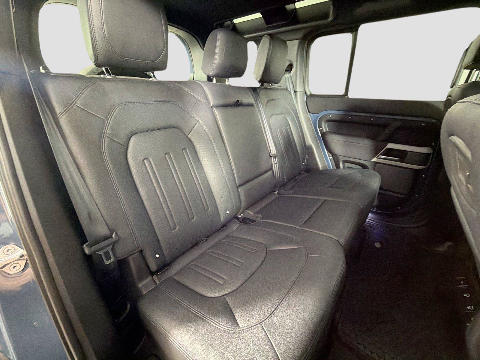 Certified 2021 Land Rover Defender 110 SE AWD/4WD image 27
