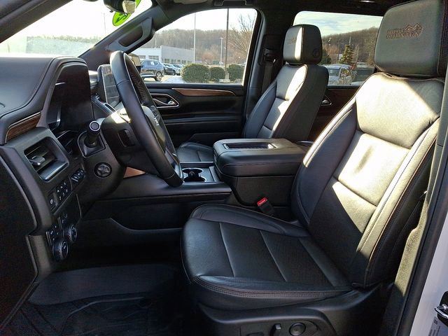 Used 2023 Chevrolet Suburban High Country image 14