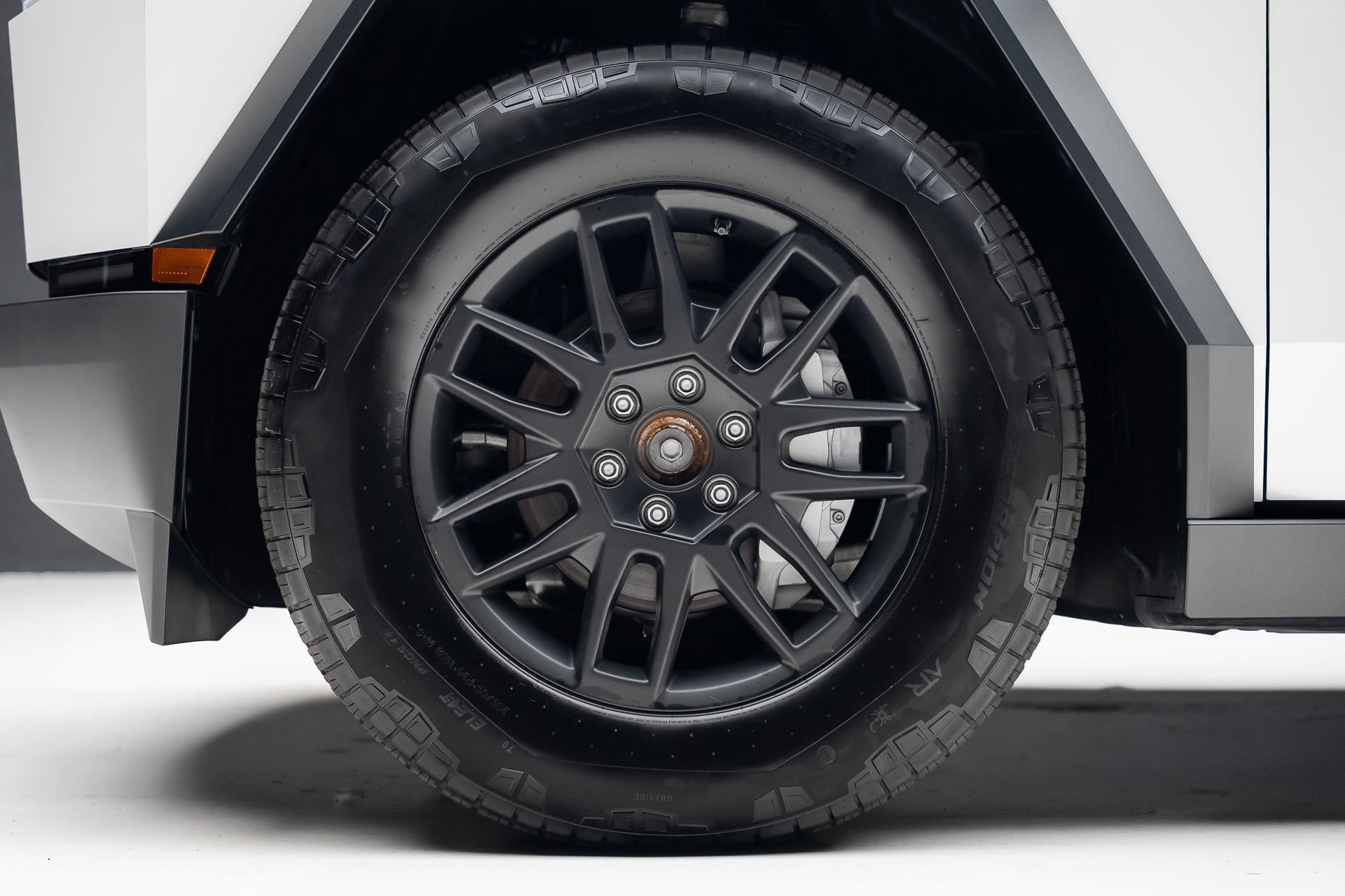 Used 2025 Tesla Cybertruck Cyberbeast AWD/4WD image 18