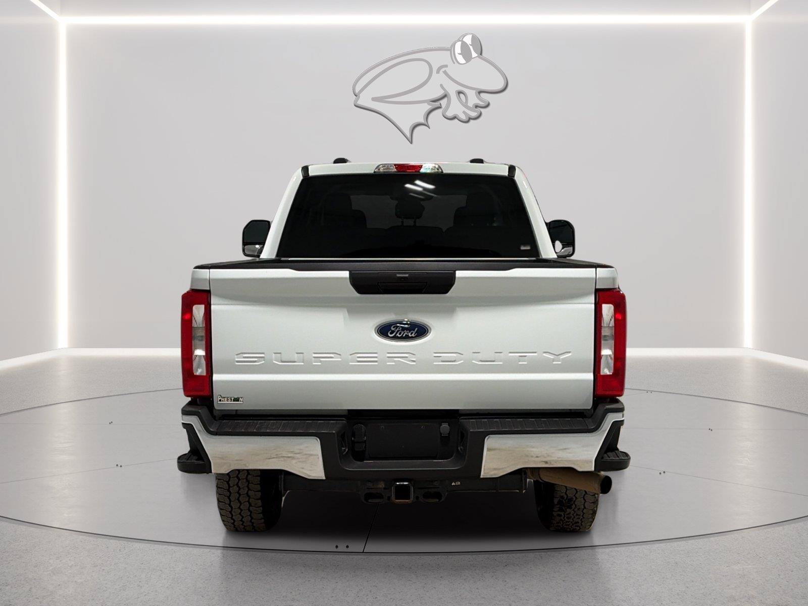 Certified 2025 Ford F250 XLT w/ Snow Plow Prep Package AWD/4WD image 4