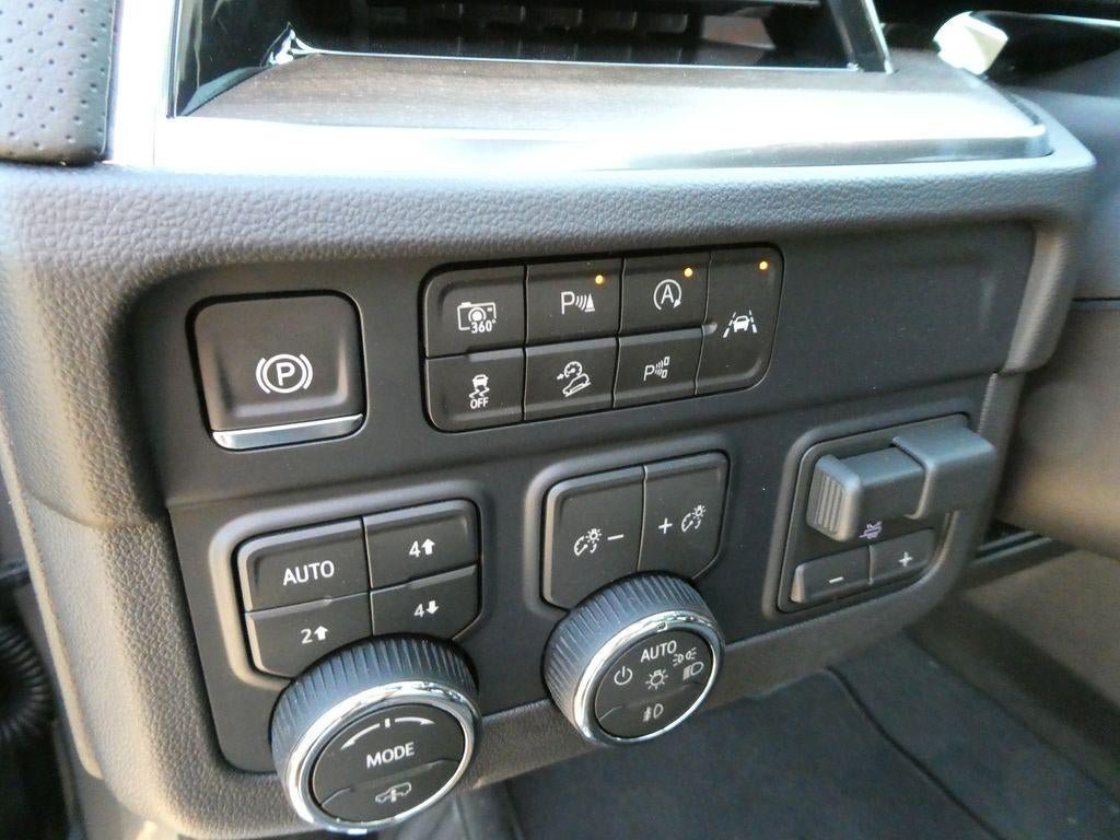 New 2026 Chevrolet Suburban High Country AWD/4WD image 21