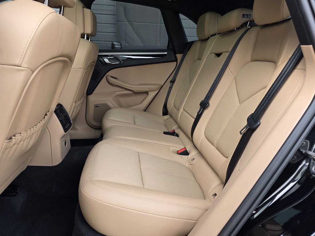 Certified 2023 Porsche Macan Turbo image 21